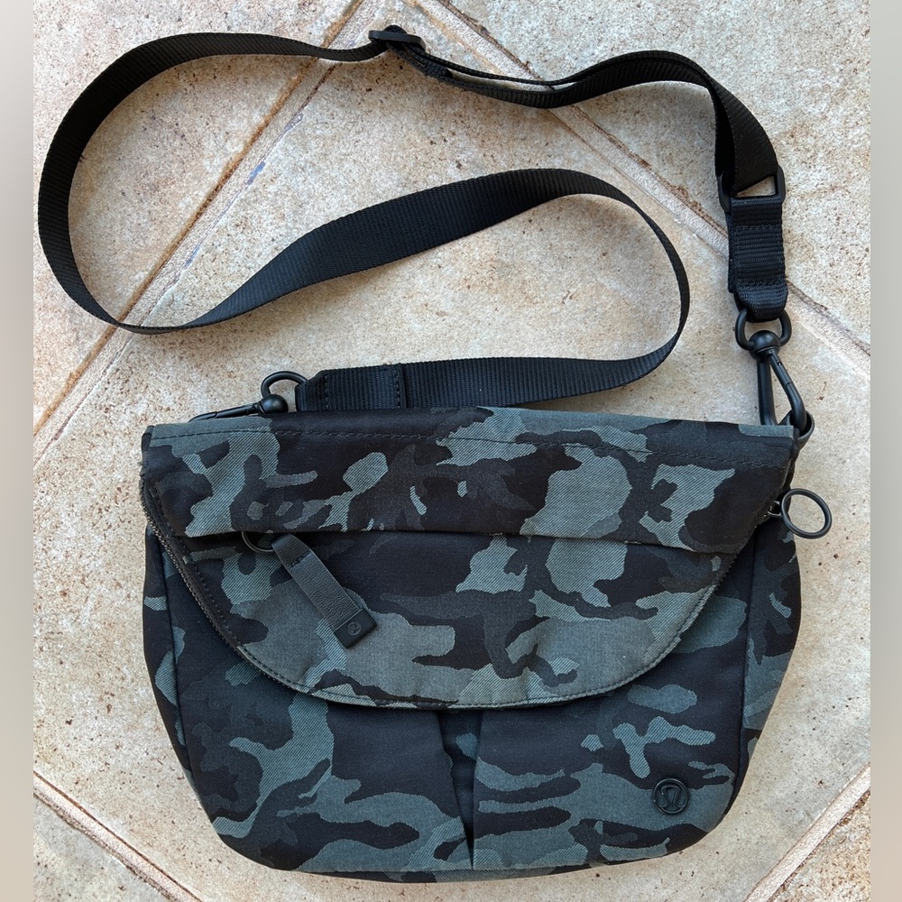 Lululemon All Night Festival 5L Crossbody Camo Bag